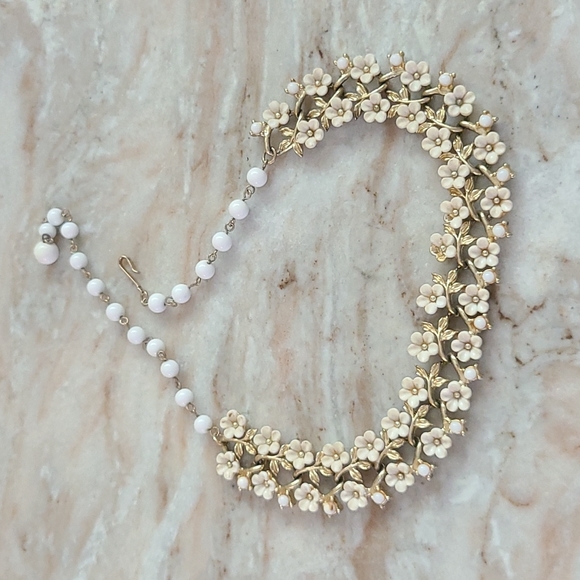 Vintage Jewelry - 2/$20 Vintage Floral Choker Necklace
